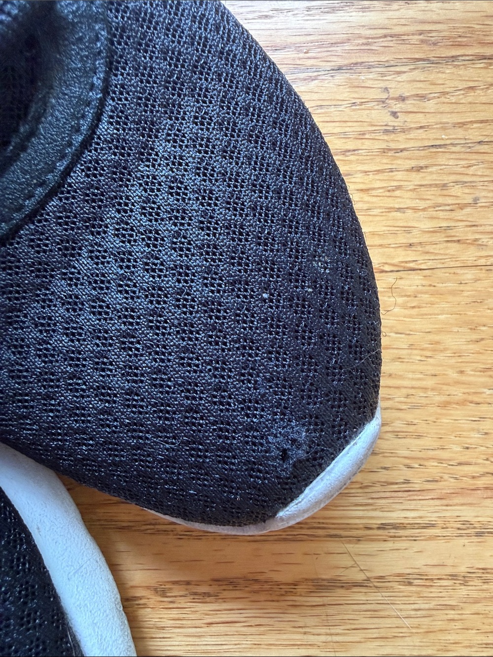 Nike Black and White Breathable Mesh Running Shoes women’s size 8 - Picture 3 of 4